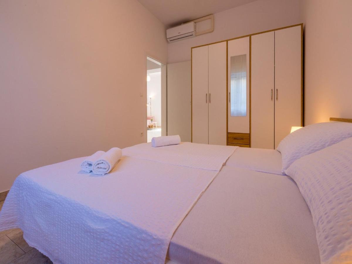 Apartment Duda Novi Vinodolski Esterno foto